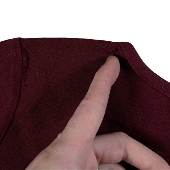 Ellemeno size Small maroon shirt, 3/4 sleeve, ruffle hem, Vneck, Y2K vintage EUC - Picture 3 of 9